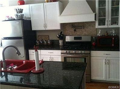 2nd image of 1073 Elm Ave