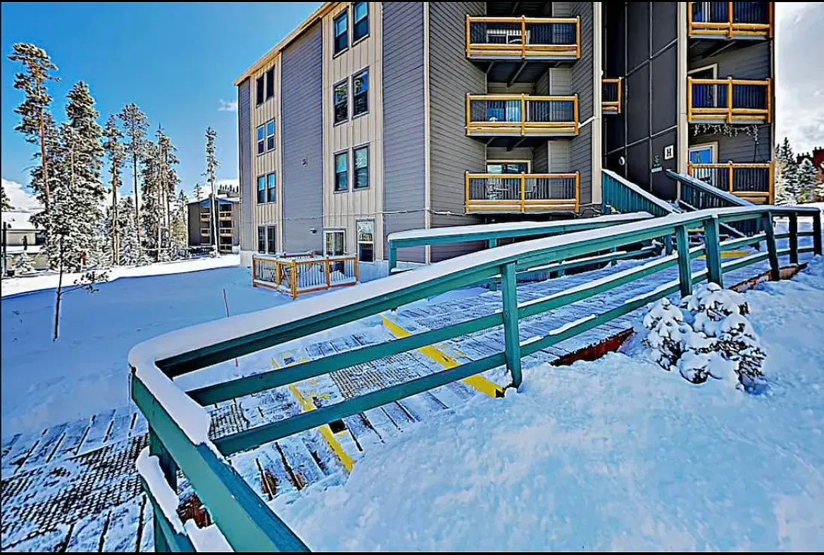 4400 Lodgepole Circel — Photo 4