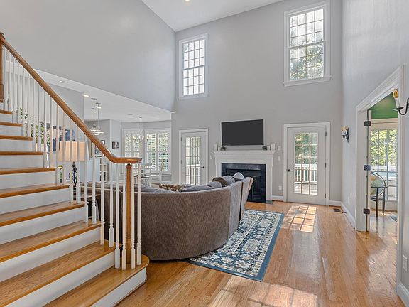 5th image of 2370 Walnut Ridge Ln