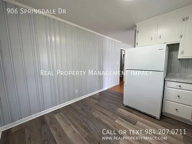 906 Springdale Dr — Photo 13