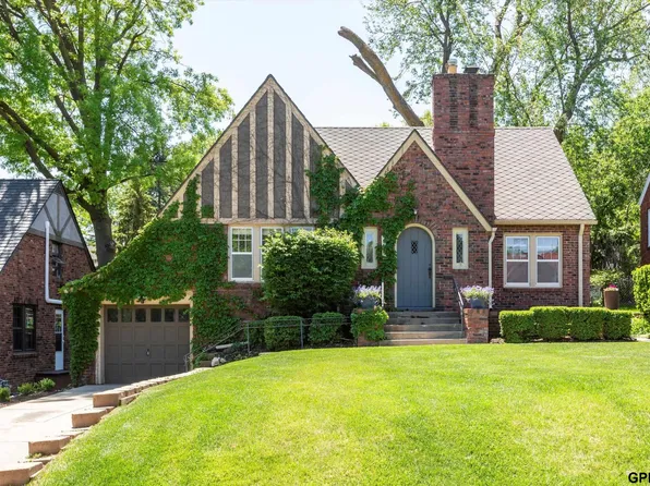 5135 Parker St, Omaha, NE 68104