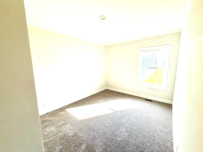 2137 N Royal St — Photo 16