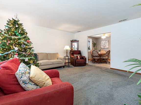 4th image of 12954 Crescent Ct