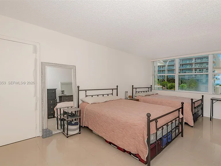 5750 Collins Ave #3J — Photo 9