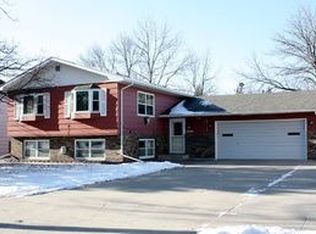 1421 21st St S, Fargo, ND 58103