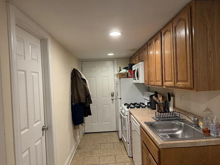 3323 Powelton Ave — Photo 7