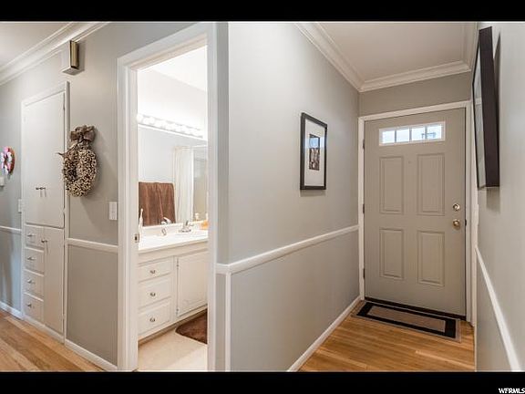 3rd image of 3817 S Villa Dr