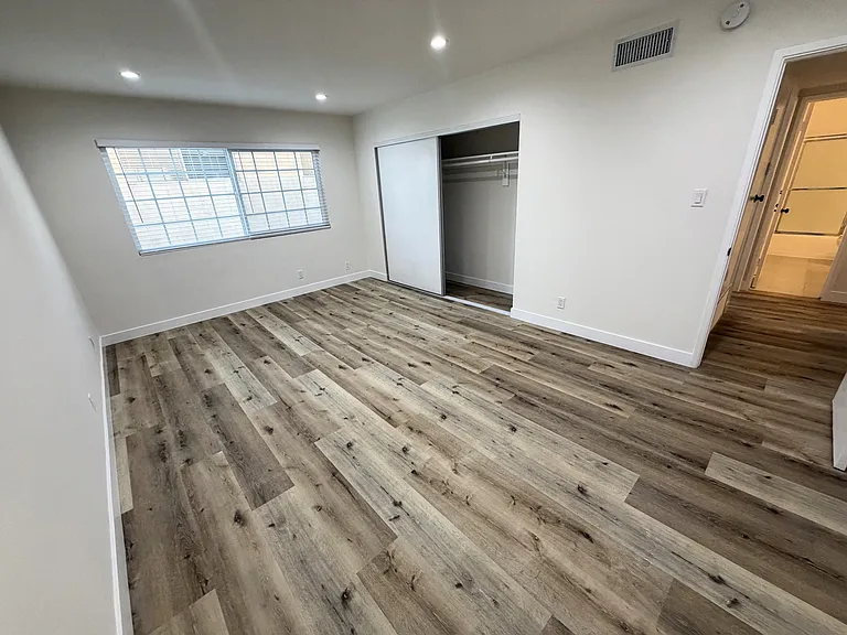 1452 Berkeley St #1 — Photo 12