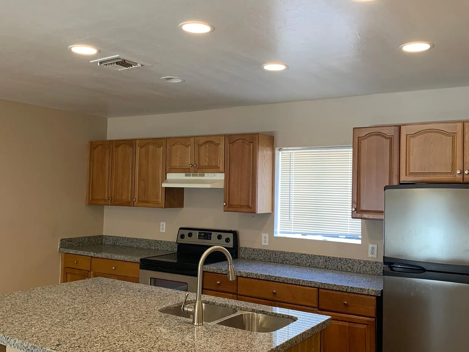 3 bed, 1100 sqft, $1,350 — Photo 4