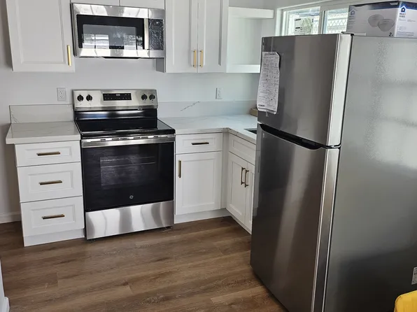 6442 Jumilla Ave, Woodland Hills, CA 91367