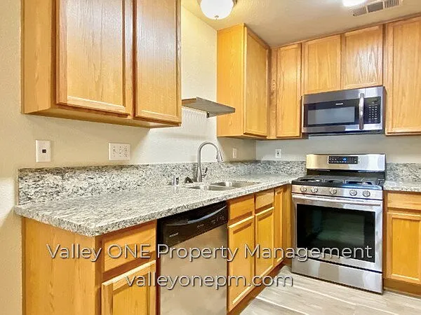 1180 E Monte Vista Ave — Photo 16
