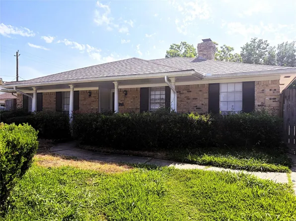 3908 Balcones Dr, Houston, TX 77034
