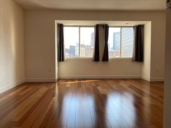 3rd image of 1028 Wood St