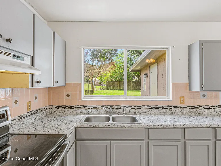 1265 Ethel Cir NE — Photo 21
