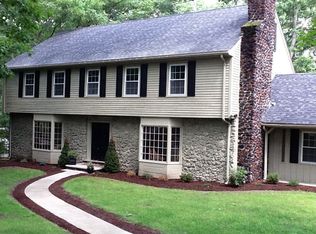 9 Chandler Rd, Andover, MA 01810