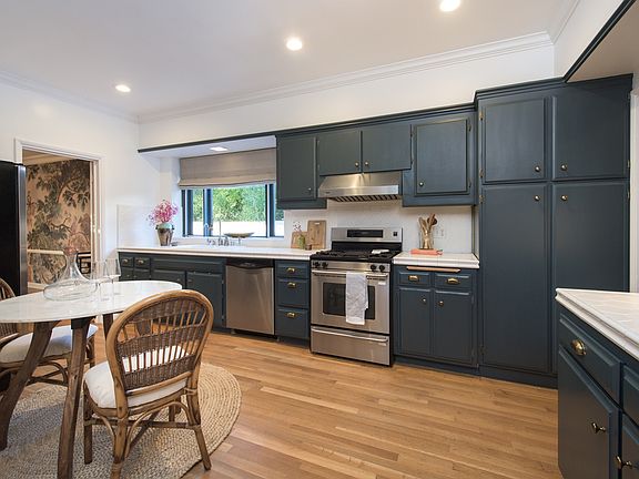 5th image of 640 N June St