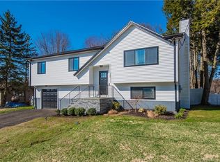 309 Crestwood Dr, Naugatuck, CT 06770