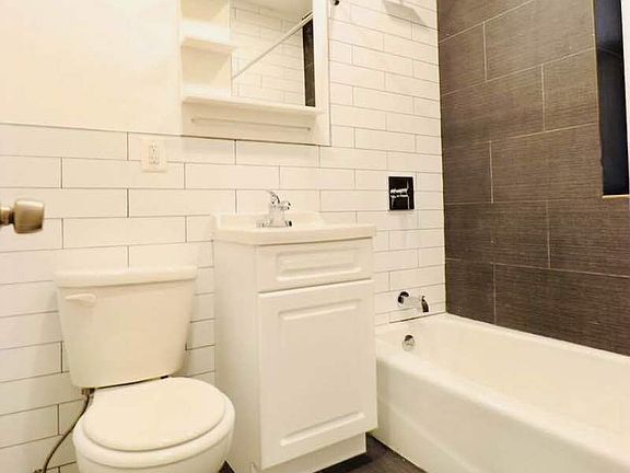 5th image of 215 E 164th St APT 3P