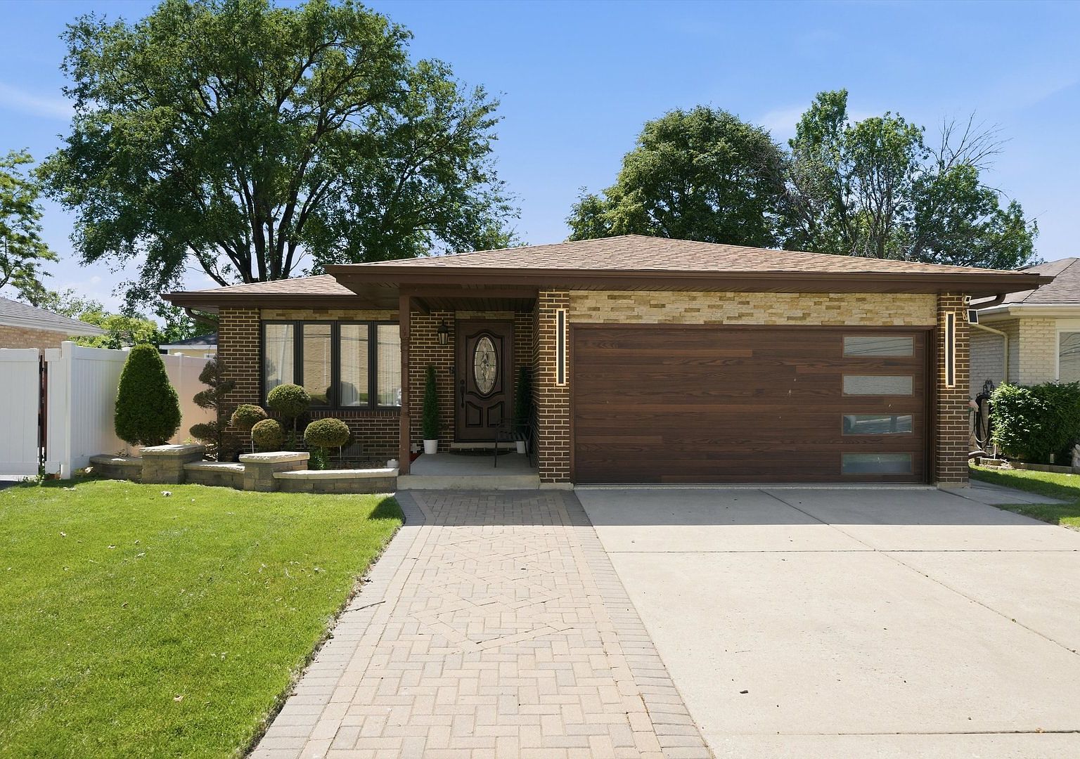 8320 Lamon Ave, Burbank, IL 60459 | MLS #12668074 | Zillow