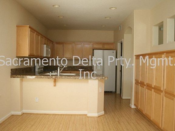 4th image of 9849 Summer Glen Way