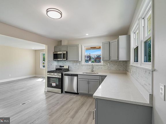3rd image of 5412 Biddison Ave