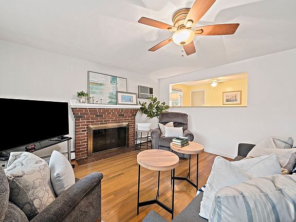 3rd image of 38 Roseen Rd