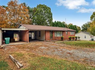 501 Thomas Dr, Newton, NC 28658