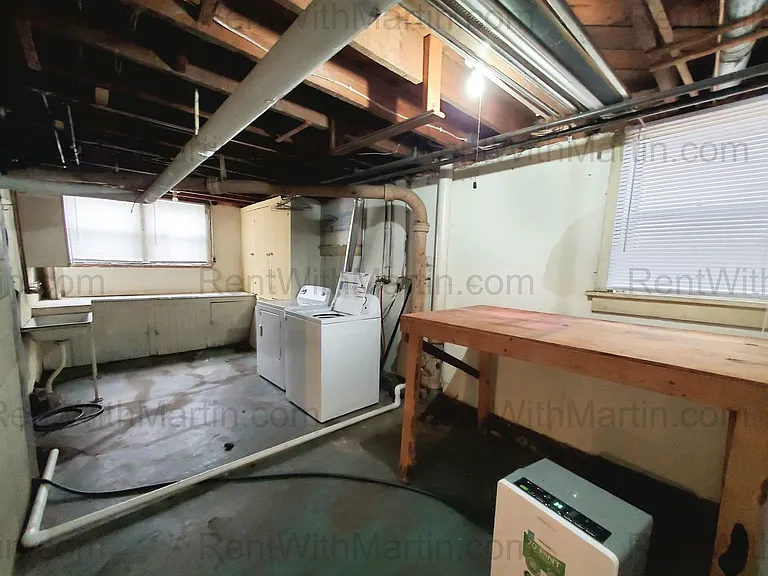 313 Denver St — Photo 16
