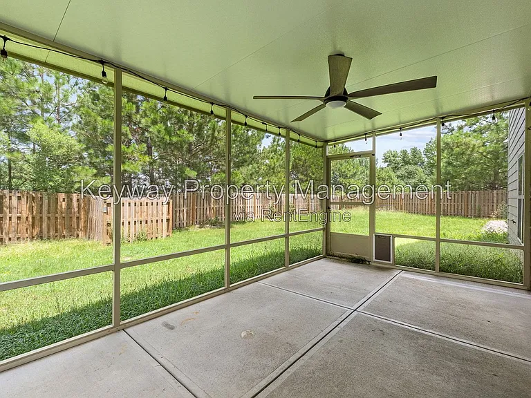 910 Clover Ct — Photo 24