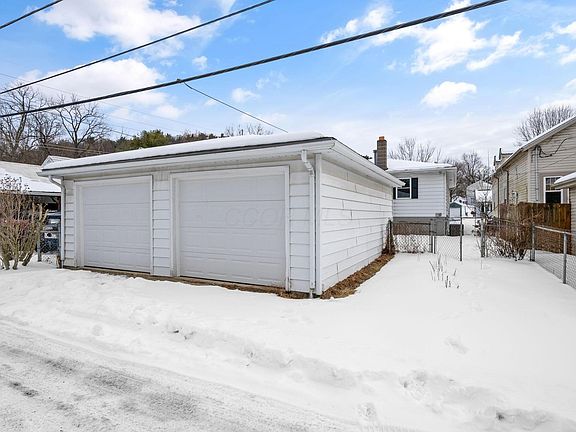 3rd image of 831 Franklin Ave