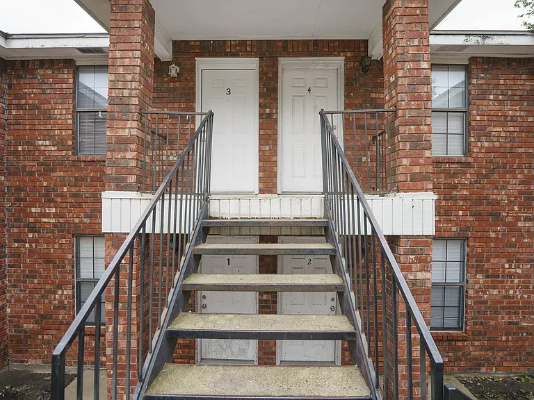 1918 Angus St S #3 — Photo 31