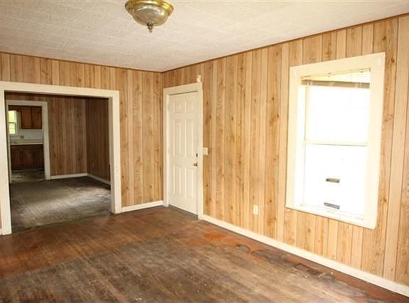 5th image of 2694 Woodbury Hwy