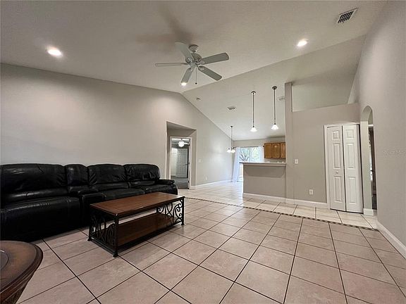 4th image of 2336 W Orange Rd