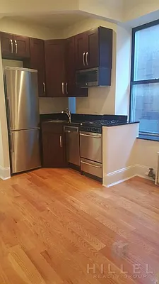 Rented by Hillel Realty Group | media 6