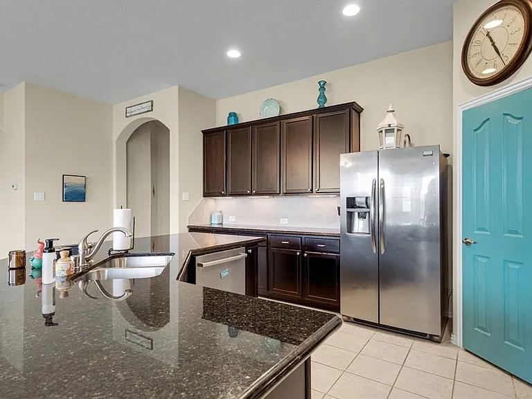 3058 Winterberry Ln — Photo 7