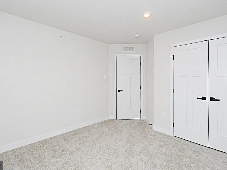 500 Sterling Dr — Photo 34