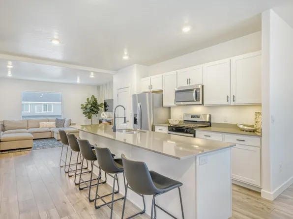 978 E Drifter Ln, Saratoga Springs, UT 84045