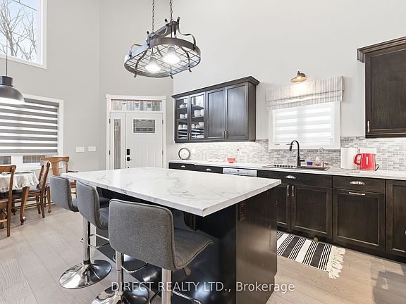 3rd image of 765 Palace Rd