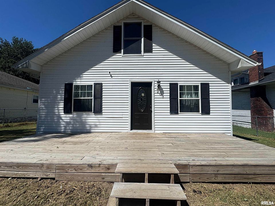 1st image of 203 Maple St