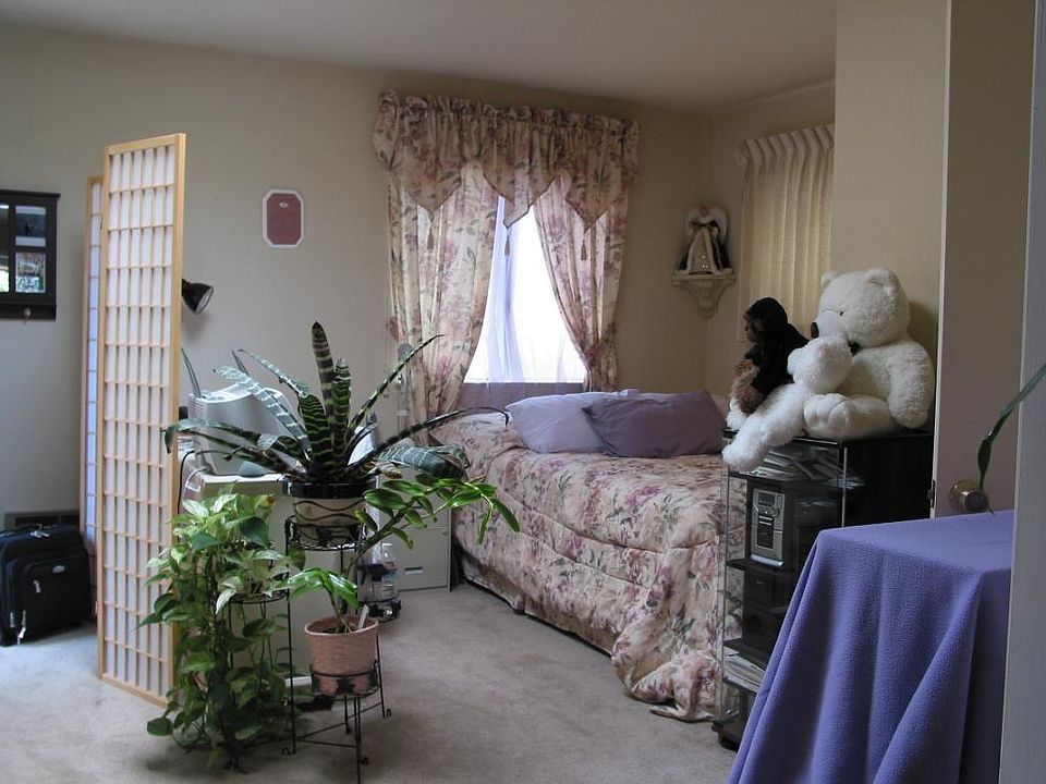 1st image of 1130 Vermont Way