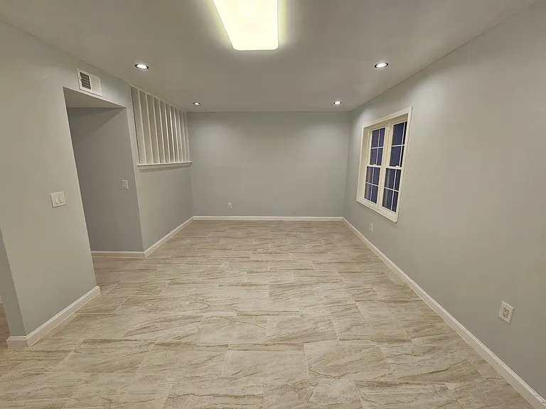 35 Summercreek Dr — Photo 13