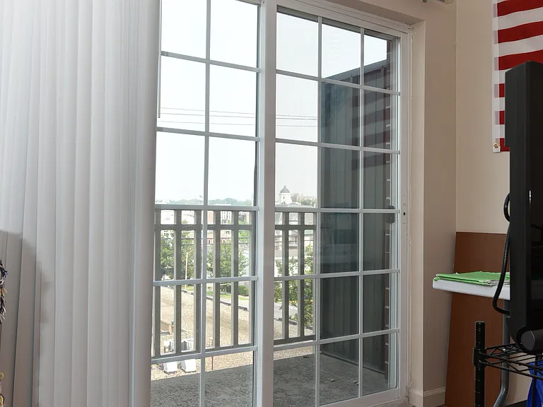 Burnham Place Apartments — Photo 34