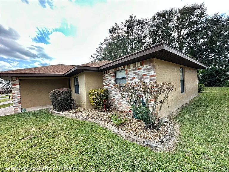 2306 Hidden Creek Cir — Photo 4
