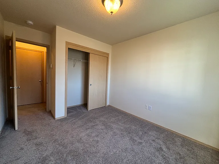 18075 Bluff Rd — Photo 19