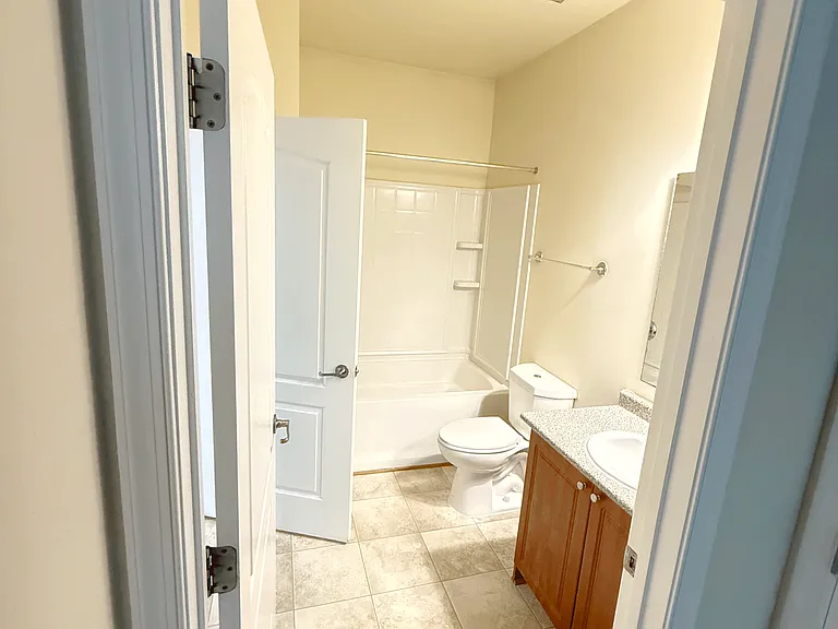 Clairmont at Farmgate — Photo 43