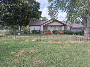 8812 Farm Road 2150, Cassville, MO 65625