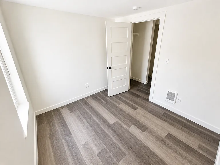 525 S Main St — Photo 8