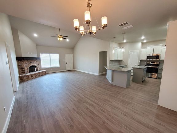 2nd image of 12705 N Farm Road 1729