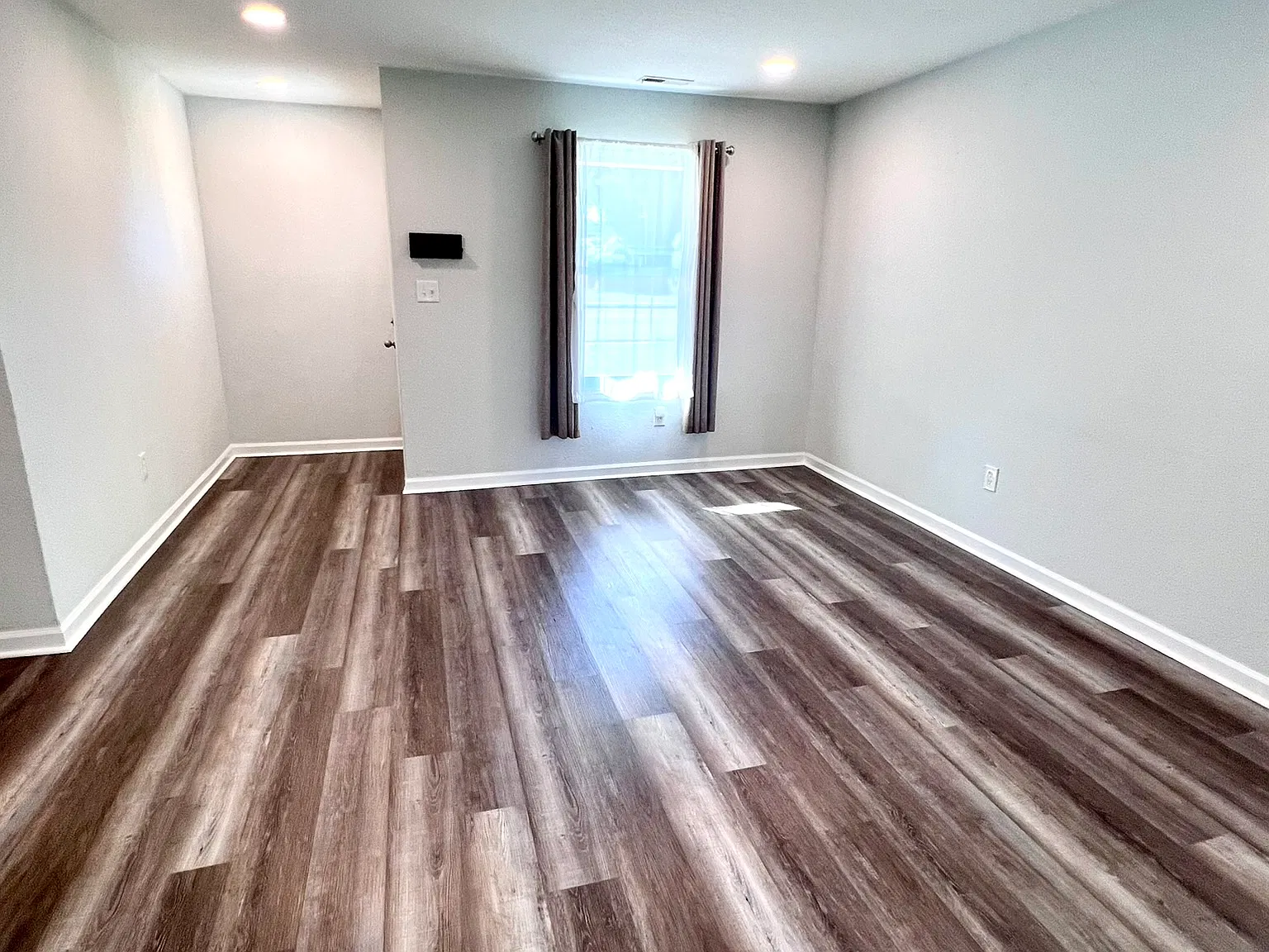 3 bed, 1148 sqft, $2,350 — Photo 4