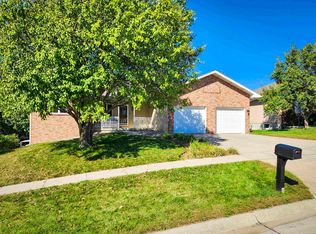 1207 Parkhill Dr, Norfolk, NE 68701